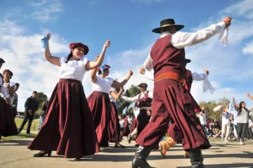 Celebración del Día de la Zamba en plaza Dardo Rocha