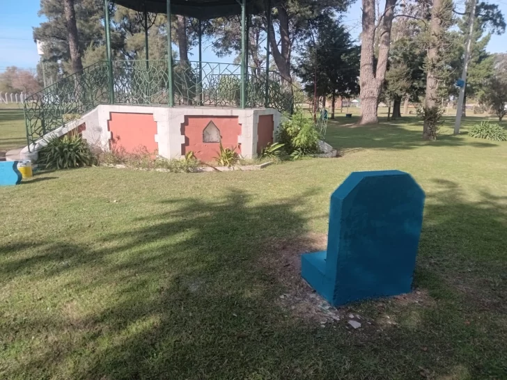 Acondicionan la Plaza Libertad de Claraz, un emblema de la localidad al norte del distrito