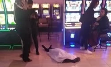 Mar del Plata: una mujer murió en un bingo y los apostadores continuaron jugando