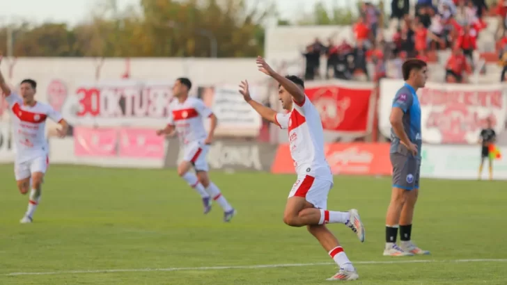 Los goleadores necochenses a pleno en el Federal: marcaron Cérica y Caraballo