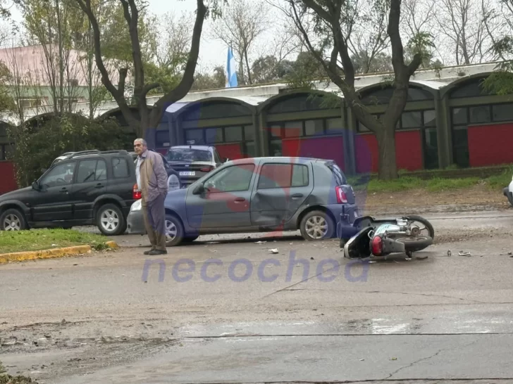Accidente de tránsito en Av. Jesuita Cardiel y calle 44