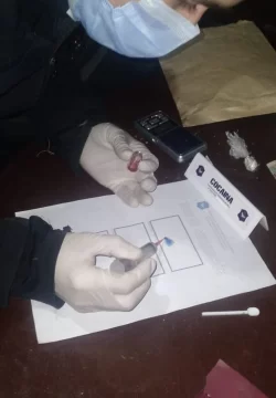 Allanamiento y detenciones por venta de estupefacientes en una vivienda de calle 57 al 4500