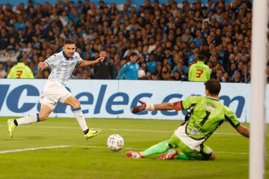 Racing recibe a Colo-Colo tras la sorpresiva eliminación en el Torneo Apertura