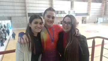 Las patinadoras de la Sociedad Española necochense participaron con éxito en el interclubes