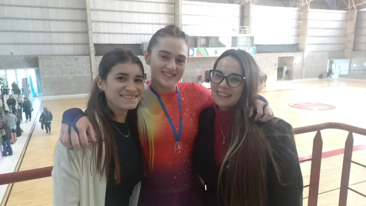 Las patinadoras de la Sociedad Española necochense participaron con éxito en el interclubes