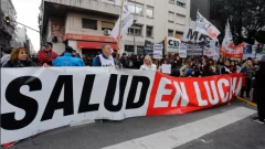 El Gobierno anunció una reforma del sistema sanitario y confirmó la salida de la OMS