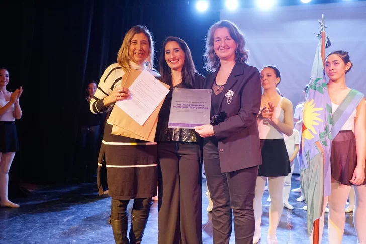 02-06-FOTO-gala-Instituto-Superior4-728x485