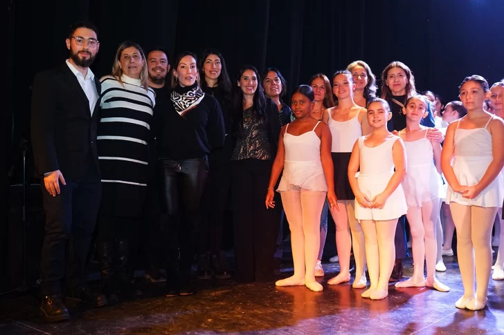 02-06-FOTO-gala-Instituto-Superior5-728x485