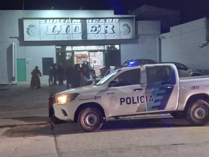 Intentó robar un Supermercado y fue atrapado con la mochila llena de mercadería