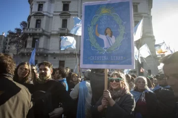 El audio grabado por Cristina Kirchner emitido en Plaza de Mayo