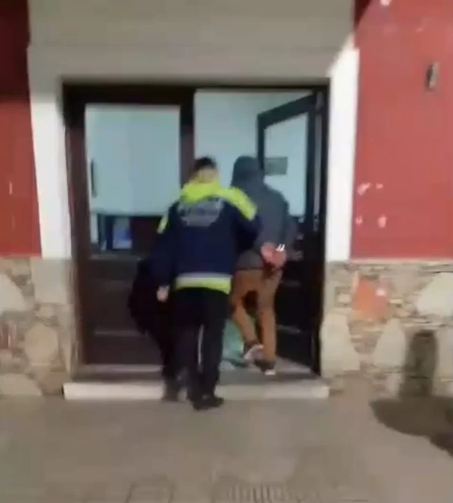 Grave hecho de violencia: dos aprehendidos tras agredir a personal policial y de tránsito en Necochea