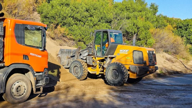 Tareas de limpieza y pintura en Puerto Quequén