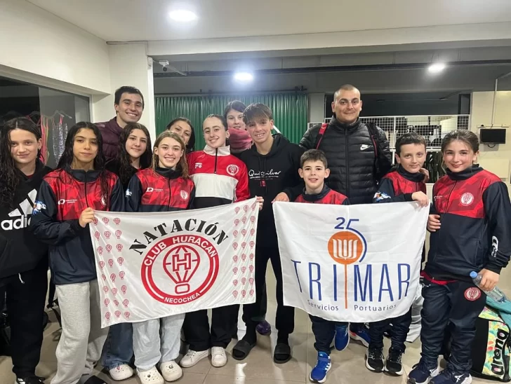Numerosa participación y podios de los nadadores de Huracán en Mar del Plata