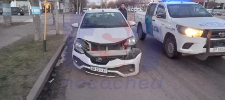 Auto chocado mientras estaba estacionado