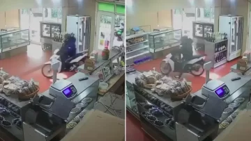 Video: intentó huir de dos ladrones, metió su moto en una panadería y le robaron igual