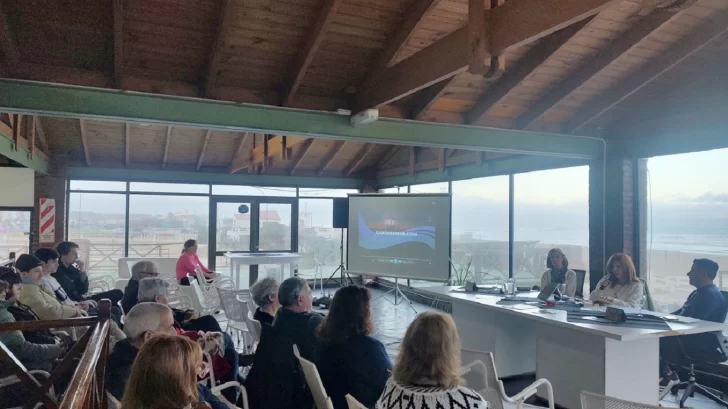 FOTO-libro-ARCHIVO-728x409