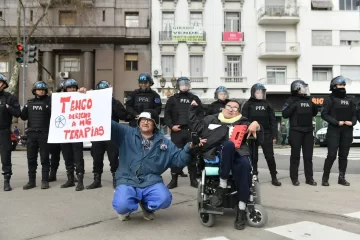 El Gobierno anunció que analiza aplicar un aumento en las prestaciones a personas con discapacidad