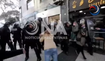 Manifestante acusa a la Policía de represión en marcha de jubilados