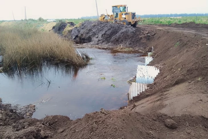 Trabajos rurales: Reparan puente que cruza el canal Los Ángeles II