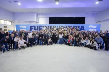 Kicillof encabezó un encuentro con candidatos, intendentes y dirigentes de Fuerza Patria