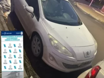 Colisión entre auto y moto : una mujer hospitalizada