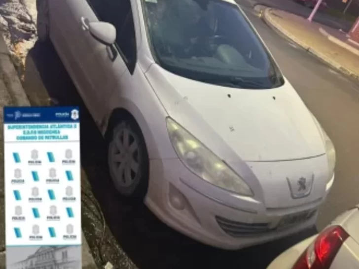 Colisión entre auto y moto : una mujer hospitalizada