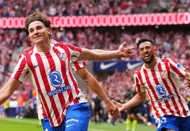 Julián Álvarez se lució con un doblete en la goleada del Atlético al Real Madrid