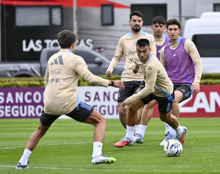 Sin Messi y con varias incógnitas: el 11 titular que prepara Scaloni para visitar a Ecuador