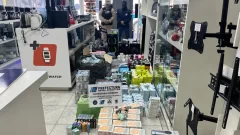 Prefectura realizó allanamientos y secuestró tecnología y armas por $100.000.000