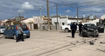 Fuerte choque: Una mujer trasladada al Hospital