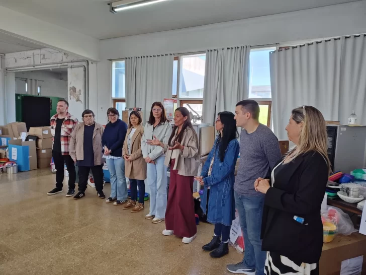 Inversión en Comedores Escolares: La Provincia entregó materiales a 26 establecimientos del distrito