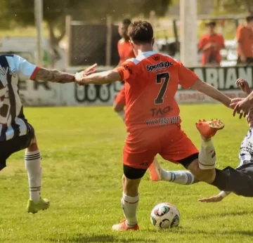 Empate entre Villa Díaz Vélez y Ministerio que ilusiona a Mataderos