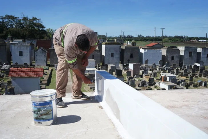 Ponen en valor un sector de nichos del cementerio necochense