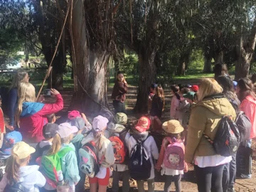 Alumnos de La Dulce visitaron Puente Blanco gracias al programa “Buenos Anfitriones”