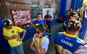 Miles de hinchas de Boca y otros equipos despiden a Miguel Ángel Russo