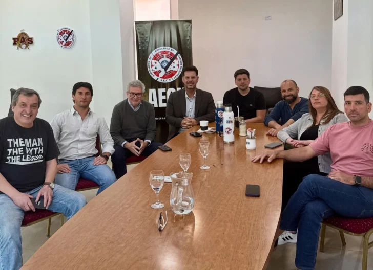 Preocupación por fuentes laborales en el casino: reunión de Rivero con Atanasoft