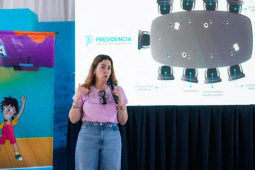 Jimena López disertó sobre gobernanza ante casi 100 docentes
