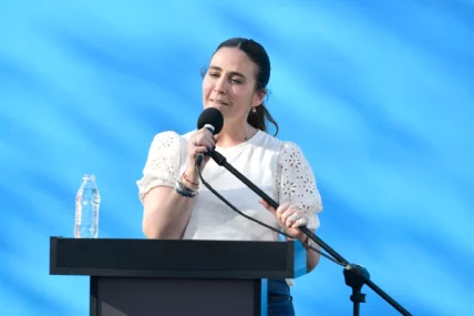 569138184_10239116626030251_7559021245348507521_n-1-728x485