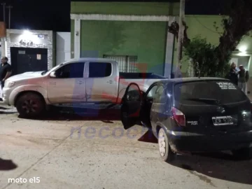 Alcoholizada chocó contra una camioneta estacionada
