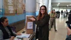Jimena López, emitió su voto en la escuela número 2 de nuestra ciudad