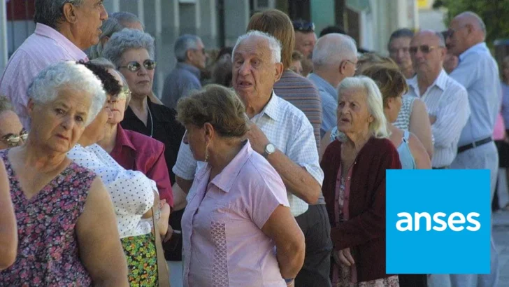 Jubilados-en-la-cola-de-Anses-728x410