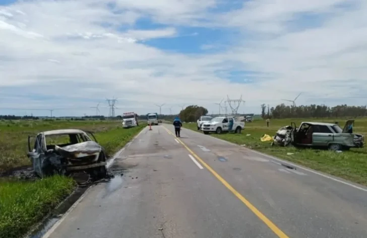 Fuerte choque frontal deja 3 heridos de gravedad