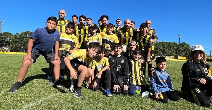 Independiente SC goleó a Villa Díaz Vélez y en la zona B hay punta compartida