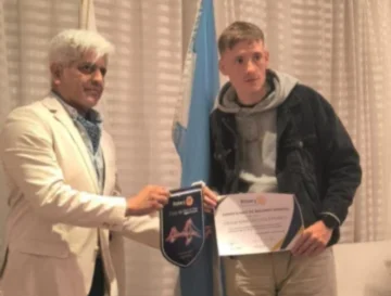 El Rotary Club de Necochea reconoció al oficial Santiago Gleriano