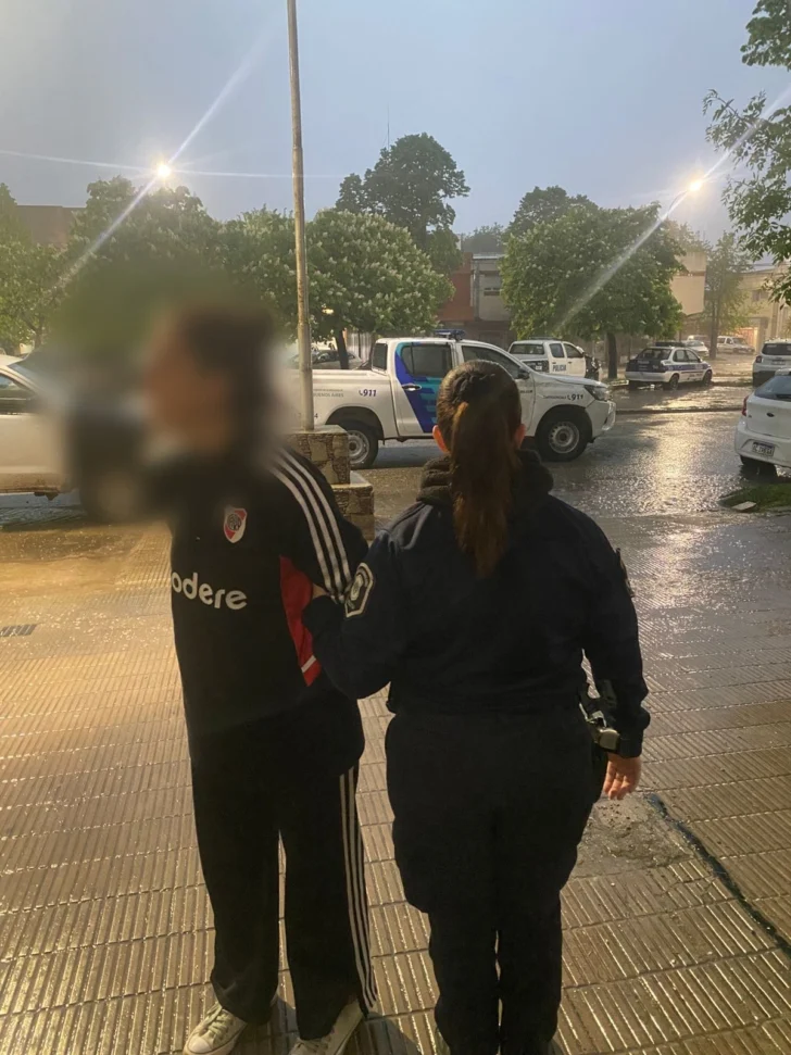 Mujer aprehendida por causar daños tras una discusión