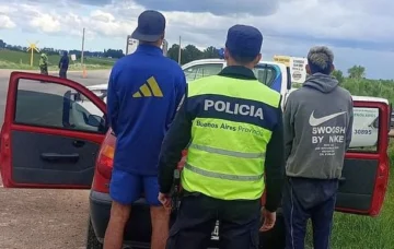 Aprehenden dos hombres con estupefacientes en un control vehicular