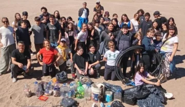 Estudiantes visibilizaron la contaminación costera en el distrito