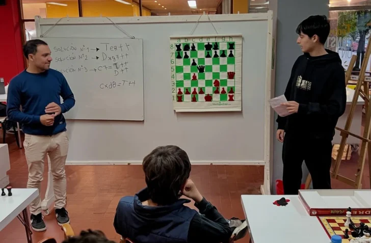 La Escuela Municipal de Ajedrez y el Centro Cultural, orgullosos de su medalla de bronce