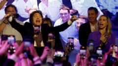 Con fuerte presencia militante, La Libertad Avanza festejó el triunfo legislativo que intensifica la interna