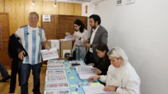 Unos 128 mil argentinos votan en España